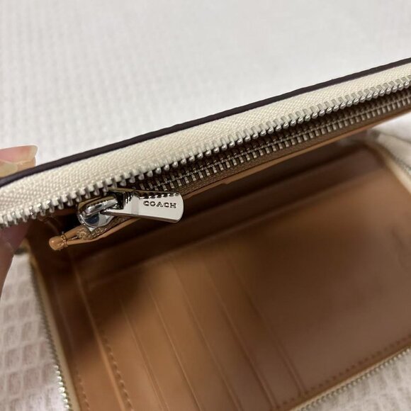 NEW Disney X Coach Medium Zip Around Wallet With Dumbo - Picture 9 of 10